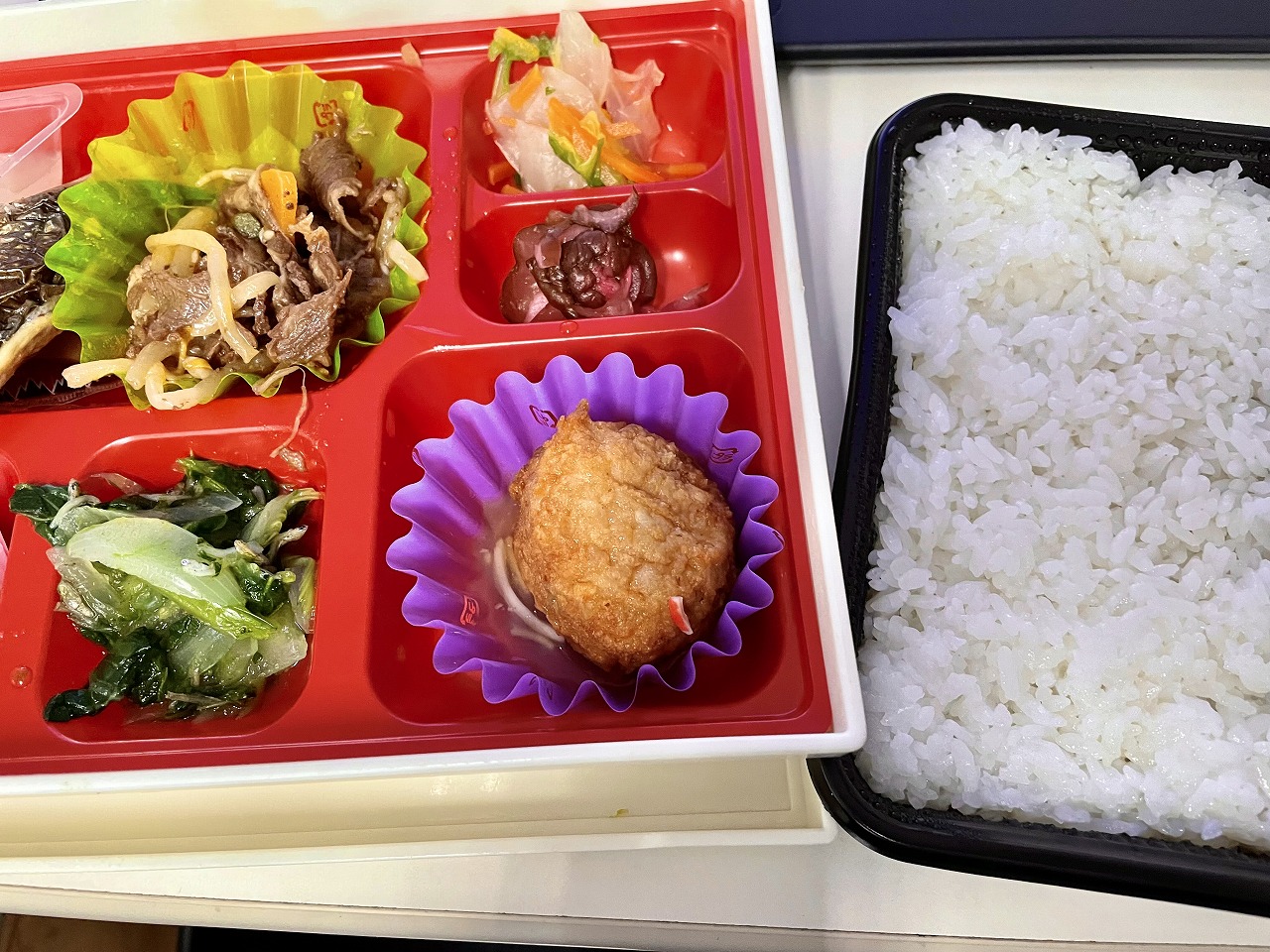 お昼ごはん　本社　お弁当